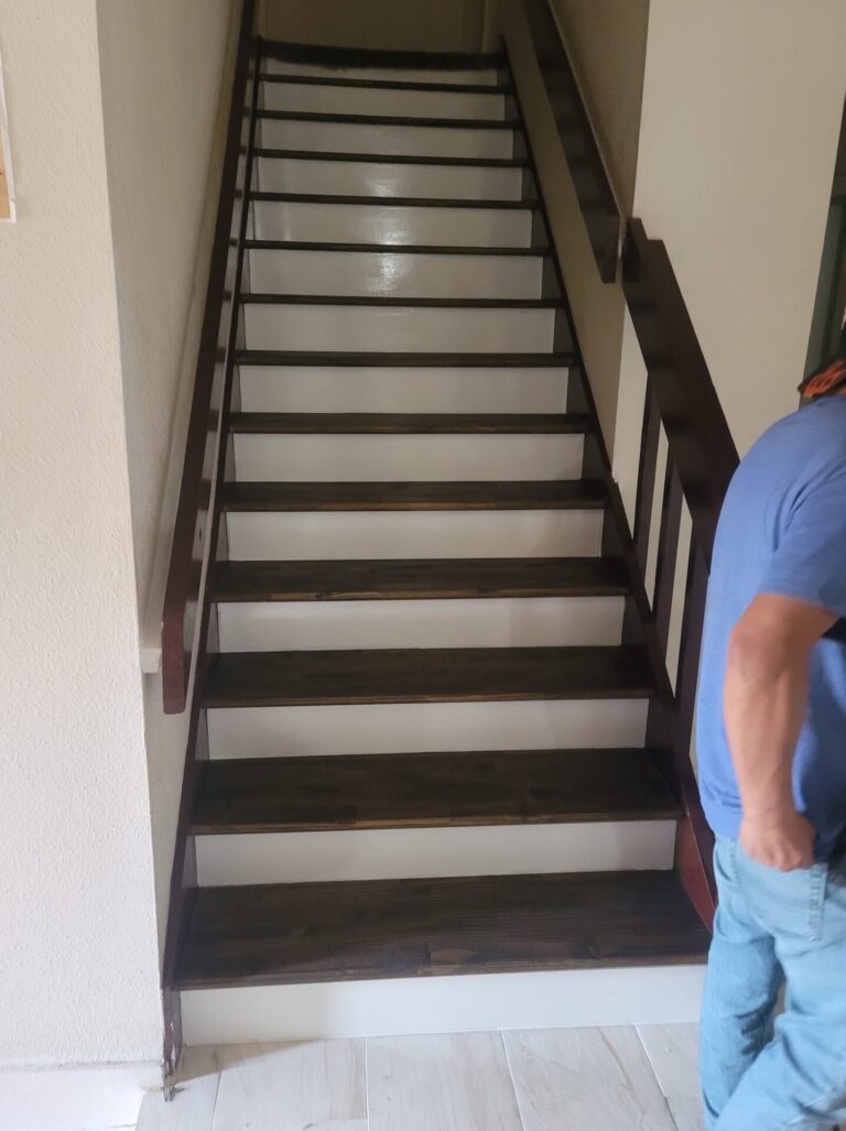 Laminate stair with white rise